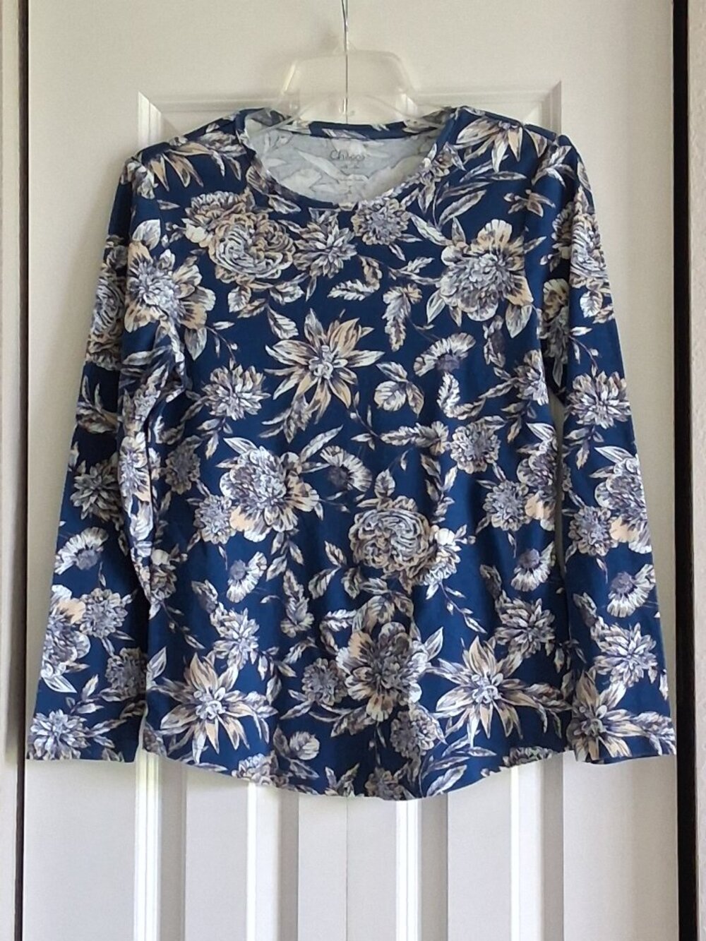 Chico's Long Sleeve Blue & Cream Floral Top Women's Size 1 (8/10 Medium)